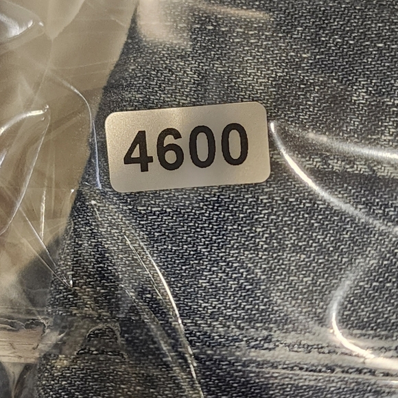 Hollister women's Denim Short.soze 32 - Picture 6 of 6